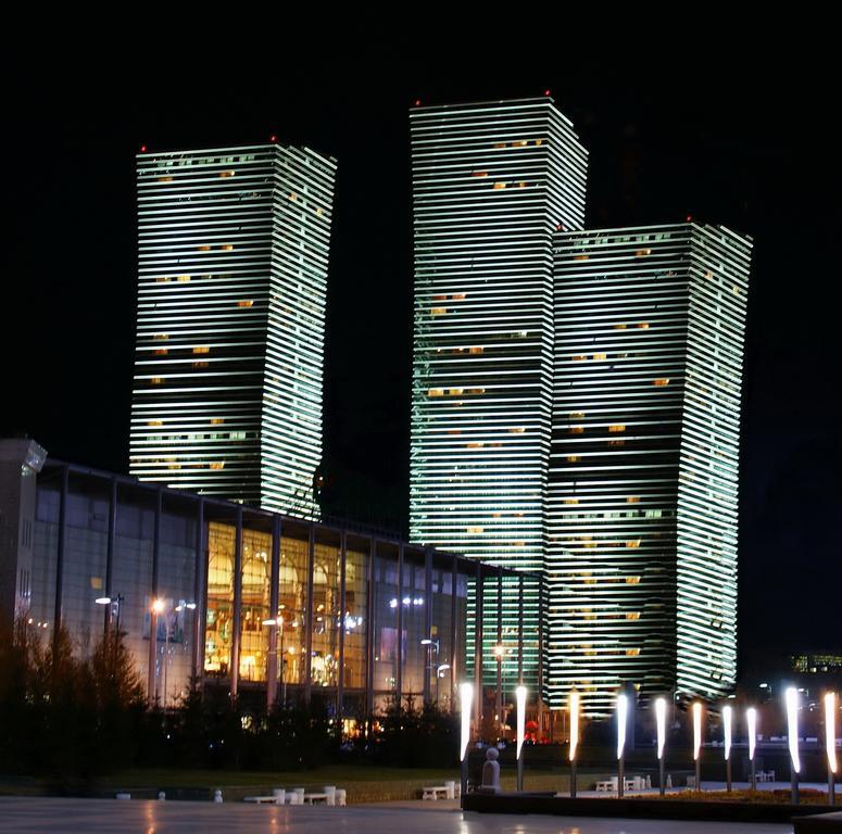 The Place Astana Hostel Exteriér fotografie